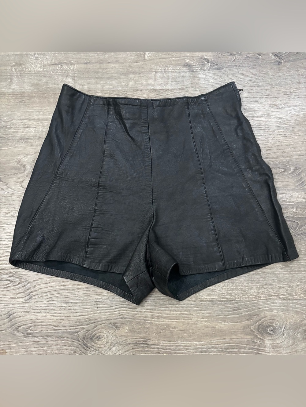 Vintage Cache Black High-Waist Soft 100% Leather Shorts Women’s Size 12
